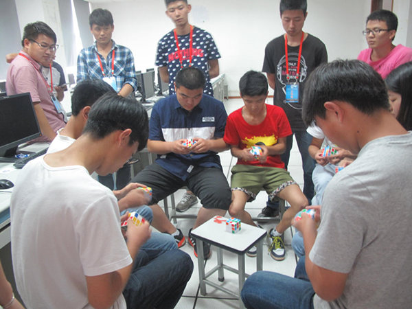 我系成功承办第十三届校园文化艺术节之“等你来挑战 欢乐无极限”超强大脑