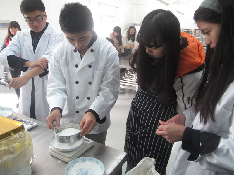 我系举办青年成长训练营系列之“探专业魅力 绘美好未来”专业体验活动