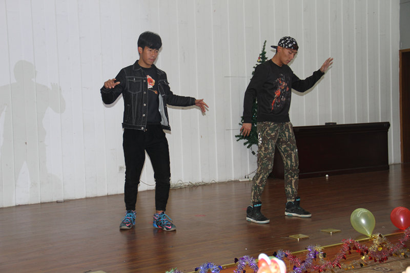 我系举办青年成长训练营系列之“用青春追逐梦想 用文艺点亮生命”才艺秀