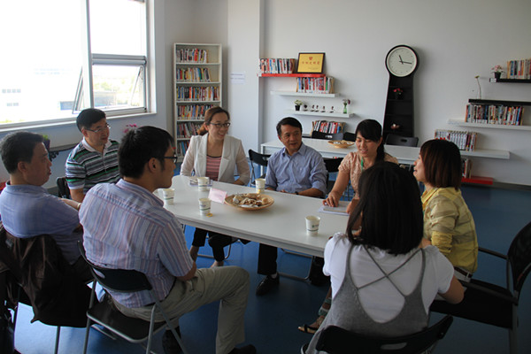 生物工程系师生一行赴南京金斯瑞生物工程有限公司参观调研